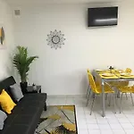Sun, Centre Ville, Parking, Proche Sanctuaire Apartman *