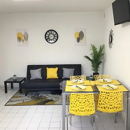 Sun, Centre Ville, Parking, Proche Sanctuaire Διαμέρισμα