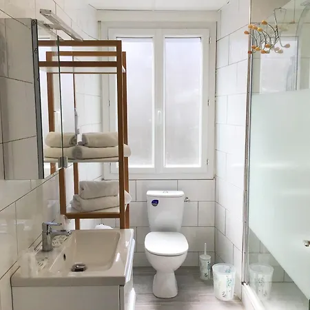 Appartements Sun, Centre Ville, Parking, Proche Sanctuaire Apartman *